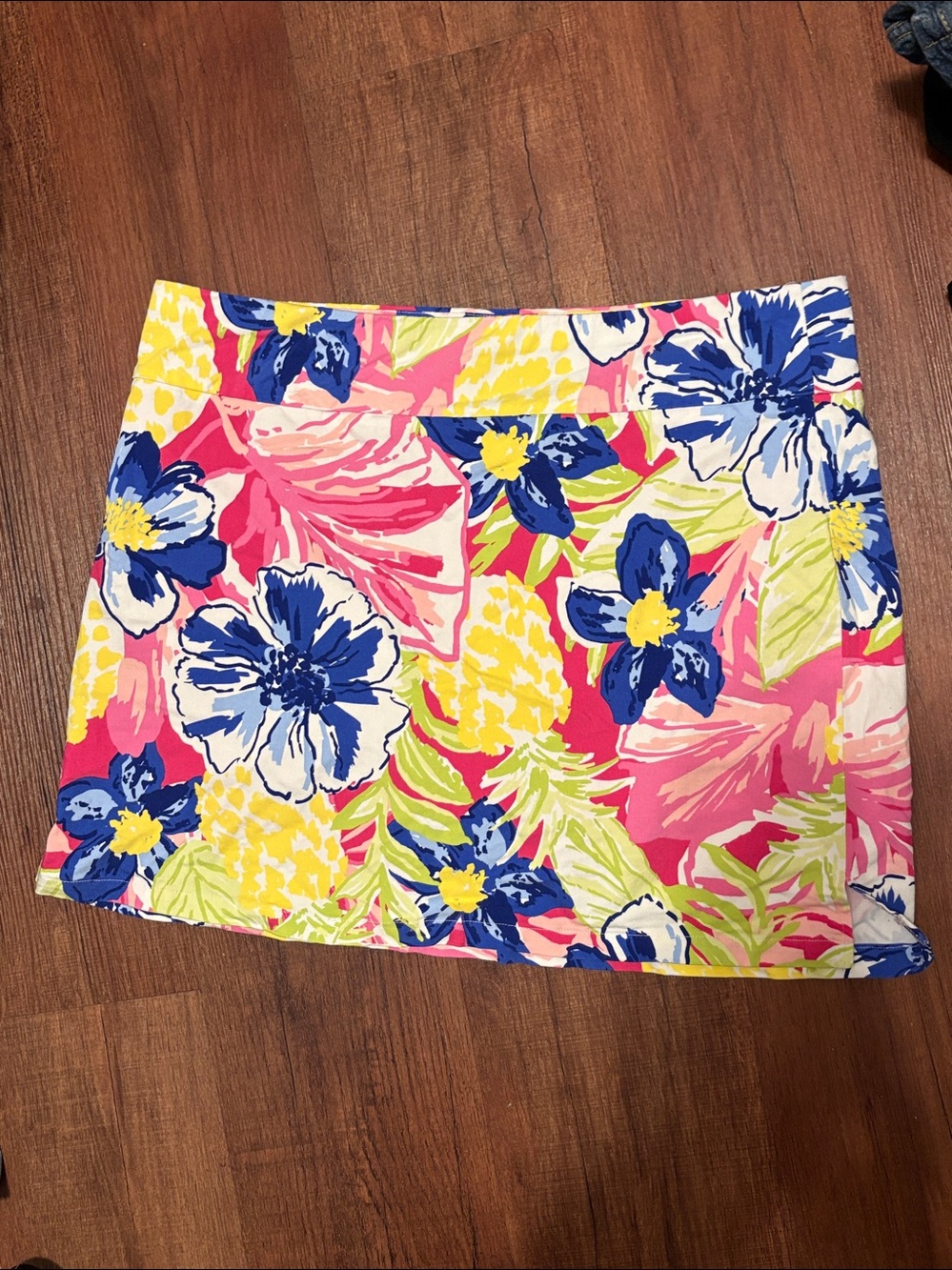 Rafaella Pink Floral Skort with Stretch Waist 19 Length 18 in